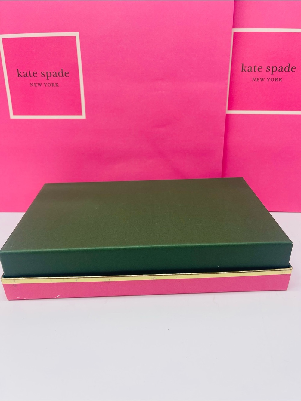 Kate Spade Bright Pink Gift Box - Picture 16 of 16